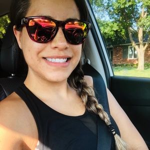 Meet your Posher, Raechel